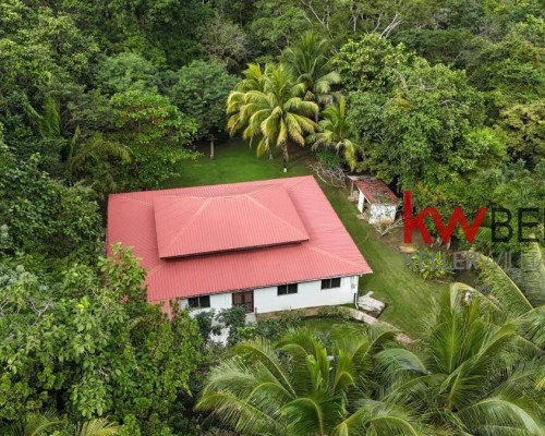 #Four Bedroom Home Plus Guesthouse Cristo Rey Village