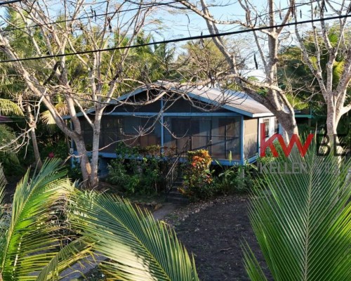 #Cozy Two Bedroom Home San Ignacio