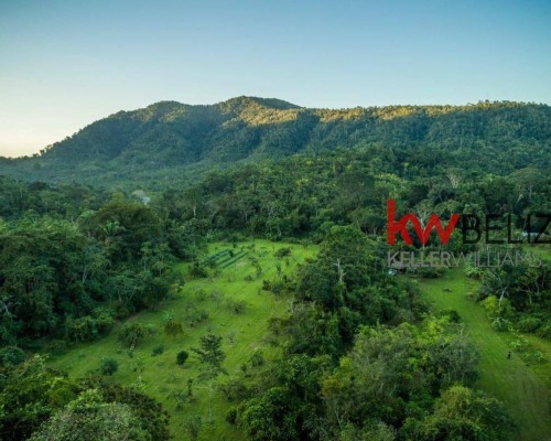 #Eco-Friendly Hosting & Research Property on Hummingbird Highway