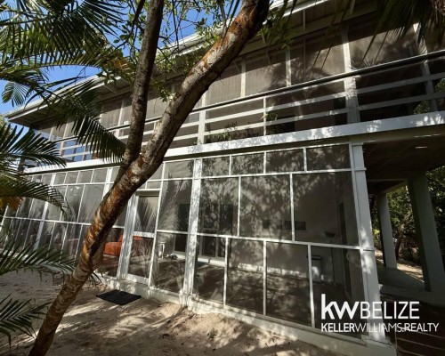 1152 Placencia Rd