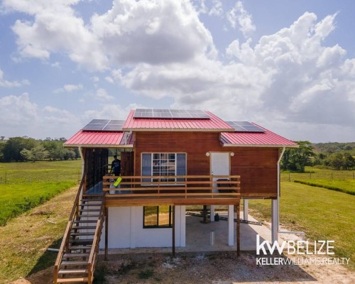 #One Bedroom Home with Loft Area Spanish Lookout