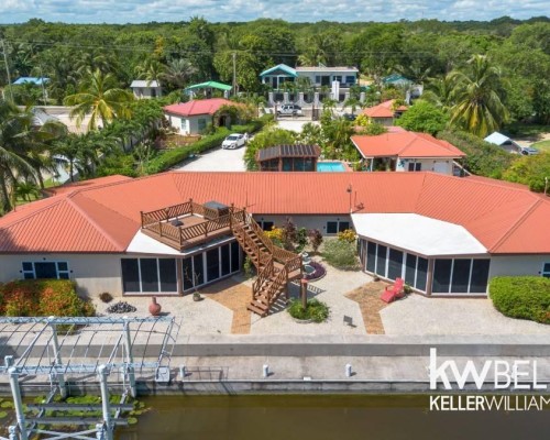 #Luxurious Multi-Family Waterfront Estate