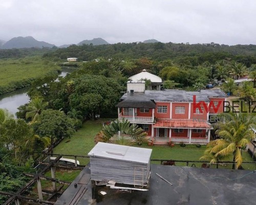 Beautiful Two Storey Family Home in Hopeville Toledo