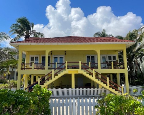 Tres Cocos Beachfront Home
