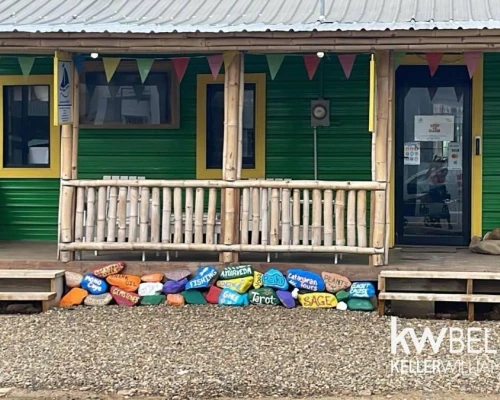 Beach Town Wellness Shop in Placencia