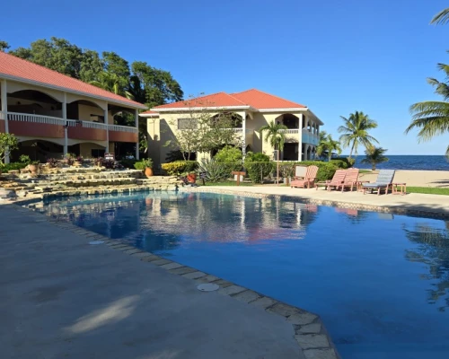 Los Porticos Beach front villa's
