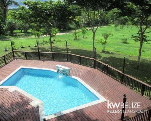 Luxurious Off Grid Riverfront Property