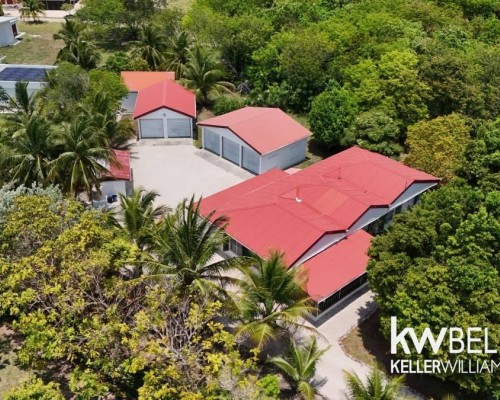 Golf-Course Living by the Bay in Corozal Belize